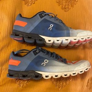 Mens On cloud Running shoes size 11